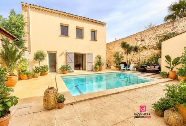 A vendre Mas en pierre de 340 m2 avec piscine  situé à Mauguio et  à 10 min de la plage