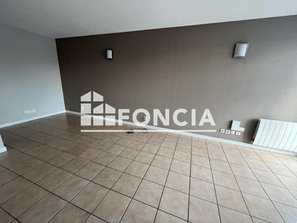 Location Appartement 2 pièces 42 m² - 218 BOULEVARD DE LA PAIX Pau 64000