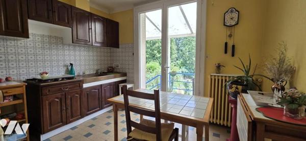 Une maison d'habitation 