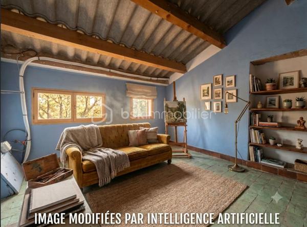 Volx maison de village Type 4  R+1  de 145 m² dont 65 m² de combles aménageables . Celle ci se situe au centre du village à proximité de toutes les commodités ( commerces , transports, banque, écoles , parking...). Maison très claire et dotée d' une bonne exposition ( est/ ouest ). Elle se compose en RDC  d' une cuisine , d' un salon A l' étage 3 chambres avec placard une sdb , un wc un accès à 65 m² de combles aménageables. Maison dotée de double vitrage et d' une climatisation réversible neuve.
