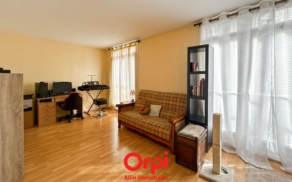 Appartement à vendre    3 pièces •  Montluçon