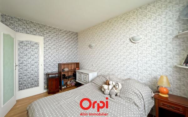 Appartement à vendre    3 pièces •  Montluçon