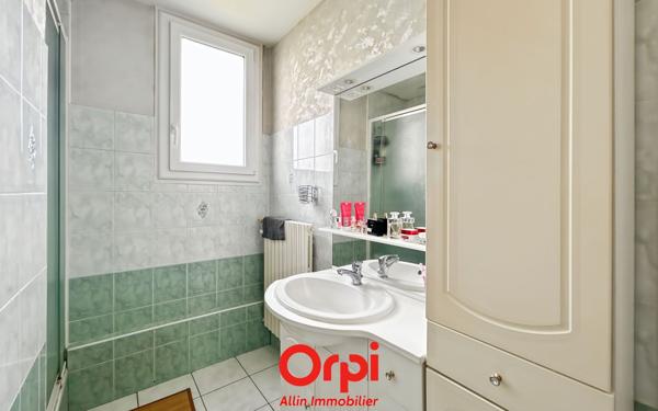 Appartement à vendre    3 pièces •  Montluçon