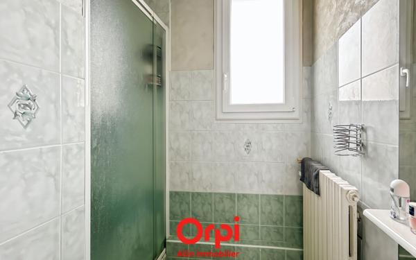 Appartement à vendre    3 pièces •  Montluçon