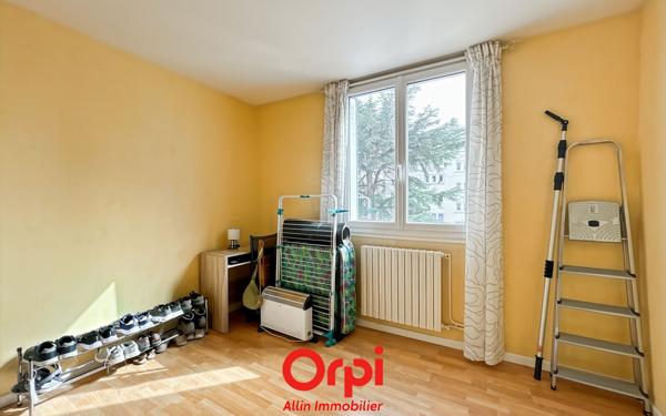 Appartement à vendre    3 pièces •  Montluçon