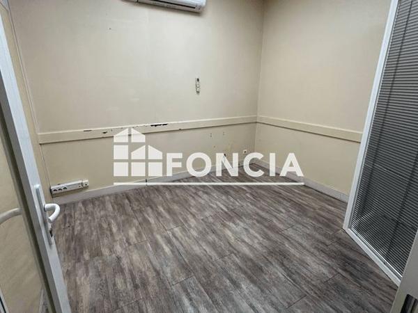 Location Local commercial 6 pièces 75.98 m² - Résidence ANGLETERRE Laon 02000