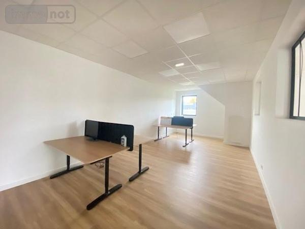 Fonds et/ou murs commerciaux à louer à Saint-Gilles en Ille-et-Vilaine (35590), ref : 030/72998   
Zone d'Activité