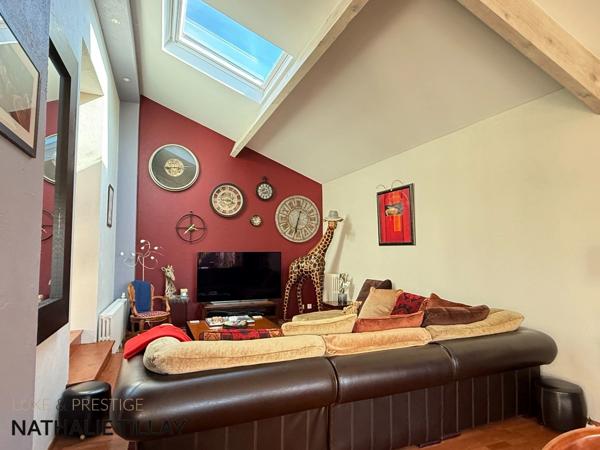 FLEURY LES AUBRAIS, maison familiale à vendre, jardin, garages et stationnements