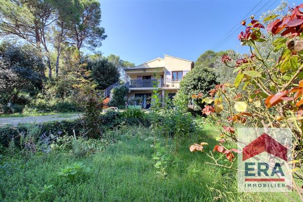 Maison 210m2 habitable divisée en trois appartements