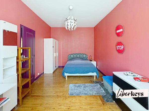 Maison de charme rénovée – 160 m² – Centre d’Azay-le-Rideau – Cour sans vis-à-vis + garage