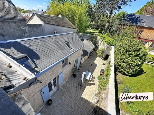 Maison de charme rénovée – 160 m² – Centre d’Azay-le-Rideau – Cour sans vis-à-vis + garage