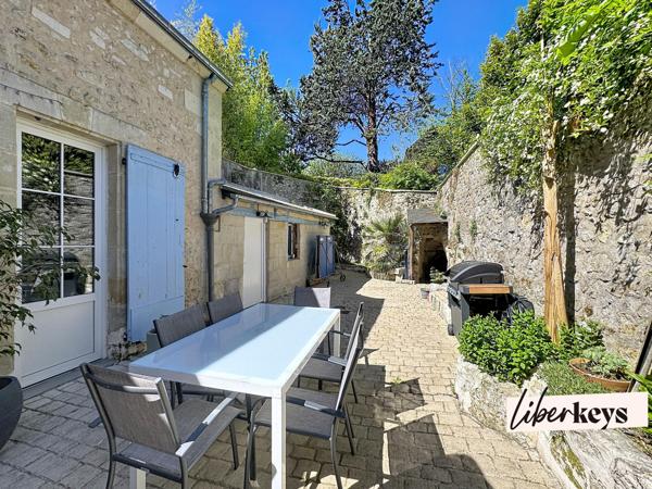 Maison de charme rénovée – 160 m² – Centre d’Azay-le-Rideau – Cour sans vis-à-vis + garage