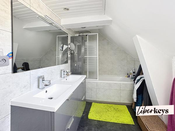 Maison de charme rénovée – 160 m² – Centre d’Azay-le-Rideau – Cour sans vis-à-vis + garage