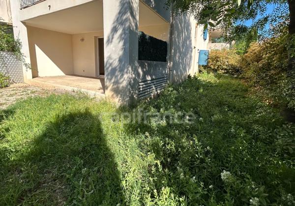 Appartement à vendre 2 pièces, terrasse, grand jardin, garage fermé et place de parking extérieur Château Gombert (13)