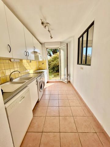 Appartement à vendre 2 pièces, terrasse, grand jardin, garage fermé et place de parking extérieur Château Gombert (13)