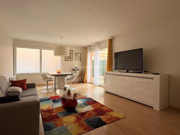 Location                                                      Appartement
                        
                     2 pièces                      65 m2                     à Albi