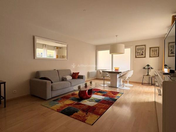 Location                                                      Appartement
                        
                     2 pièces                      65 m2                     à Albi