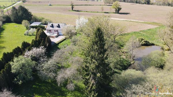 Maison sans voisins avec étang à 8 kms de Mayenne