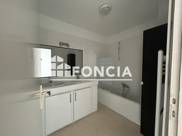 Location Appartement 4 pièces 85.58 m² - 91 ROUTE DE SAUVE Nimes 30900