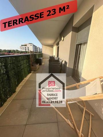 F2 de 42 m² avec terrasse de 23 m² + cave + parking privé