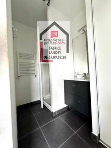 F2 de 42 m² avec terrasse de 23 m² + cave + parking privé