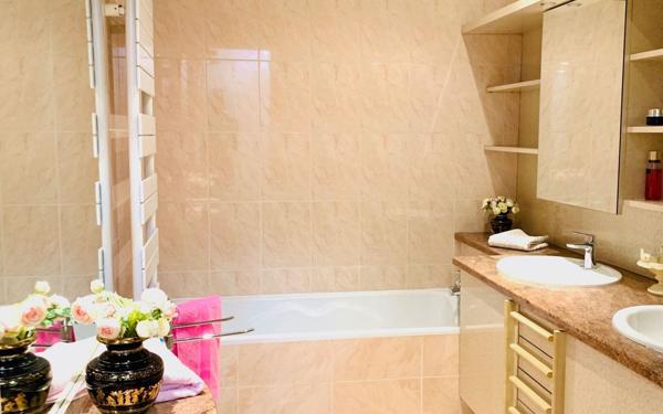 Appartement à vendre    4 pièces • 122 m2 Lyon 7