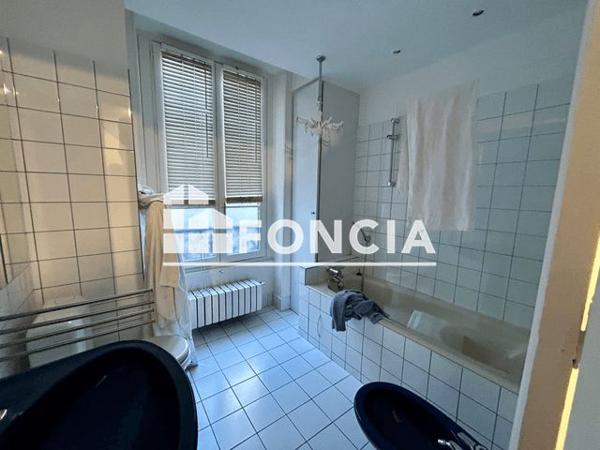 Location Appartement 5 pièces 175.9 m² - 24 QUAI SAINT VINCENT Lyon 69001