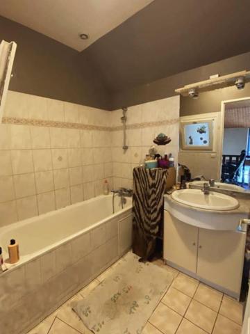 Maison Thiviers 8 pièce(s) 225 m2