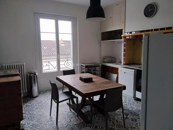 Location                                                      Appartement
                        
                     3 pièces                      86 m2                     à Carmaux