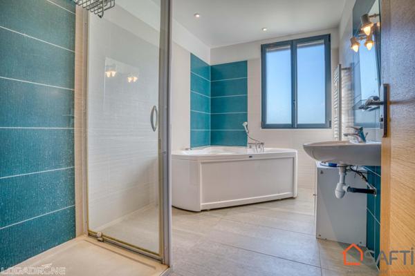 Maison d'architecte avec piscine