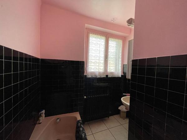 Alès quartier Clavières Exclusivité maison en pierres 6 pièces  sur 2 niveaux de 133 m2 sur terrain !àà m2