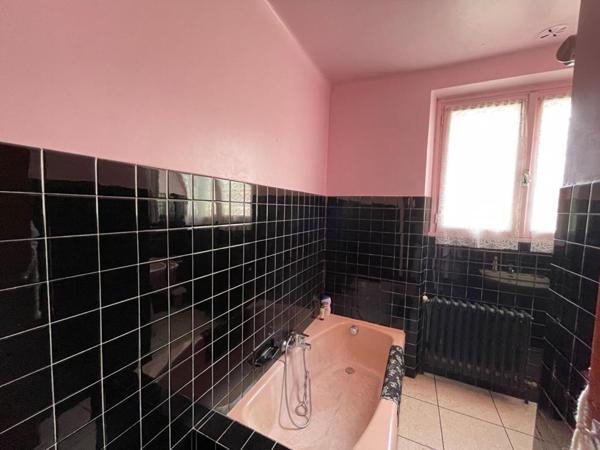 Alès quartier Clavières Exclusivité maison en pierres 6 pièces  sur 2 niveaux de 133 m2 sur terrain !àà m2