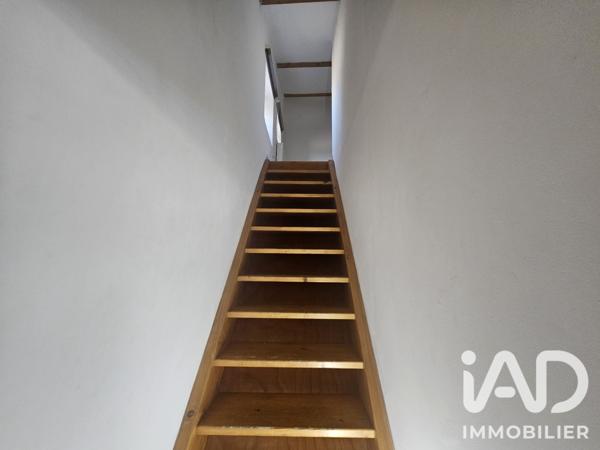 Location appartement 3 pièces 57 m² Saint-Julien-de-Peyrolas