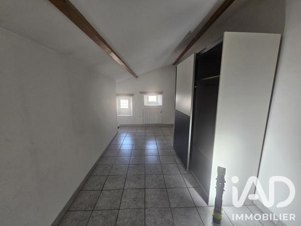 Location appartement 3 pièces 57 m² Saint-Julien-de-Peyrolas