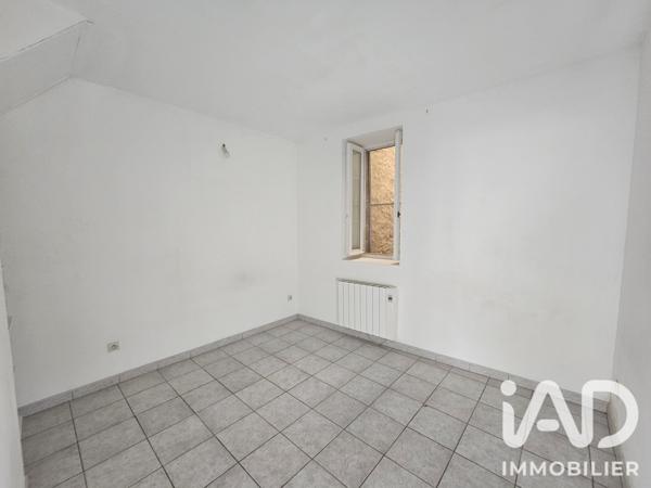 Location appartement 3 pièces 57 m² Saint-Julien-de-Peyrolas