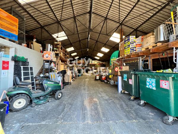 Local commercial à vendre à ARTIX - Référence 30379