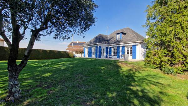 Oloron-Sainte-Marie (64400) SUPERBE MAISON DE QUALITÉ AU CALME SANS VIS À VIS