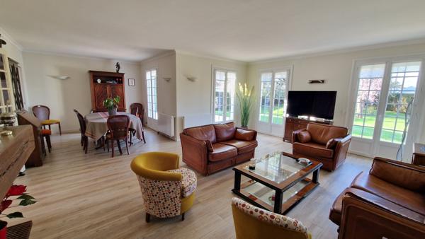 Oloron-Sainte-Marie (64400) SUPERBE MAISON DE QUALITÉ AU CALME SANS VIS À VIS