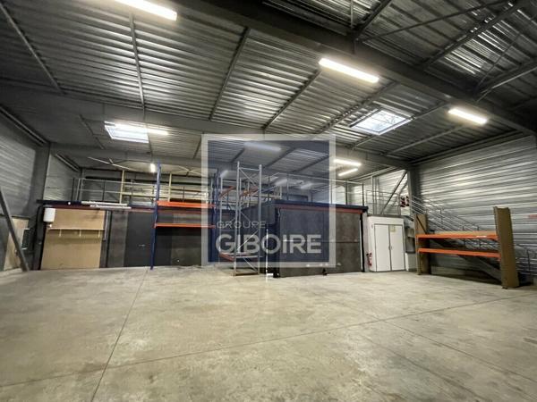 Local d'activites 480 m² à louer LA MEZIERE (réf : 35.4211)