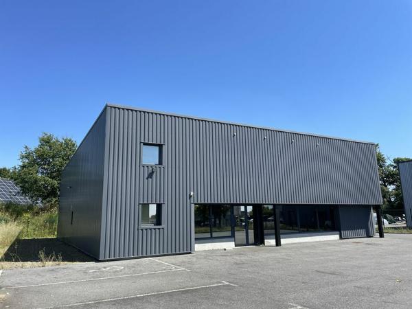 Local d'activites 480 m² à louer LA MEZIERE (réf : 35.4211)
