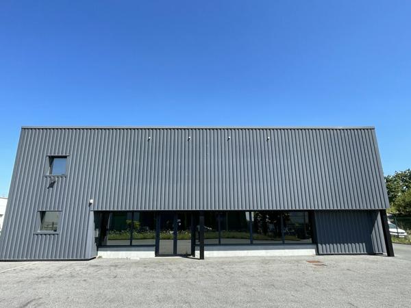 Local d'activites 480 m² à louer LA MEZIERE (réf : 35.4211)