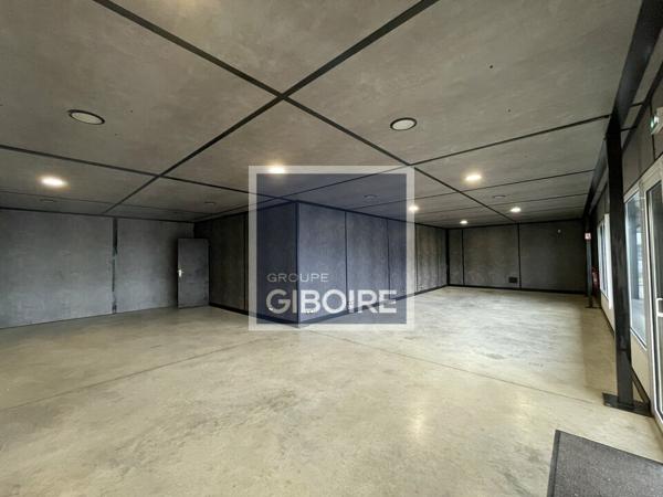 Local d'activites 480 m² à louer LA MEZIERE (réf : 35.4211)