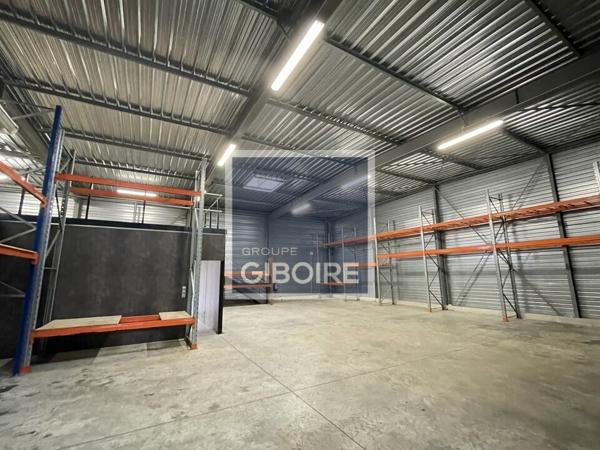 Local d'activites 480 m² à louer LA MEZIERE (réf : 35.4211)