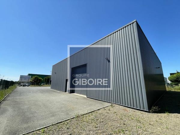 Local d'activites 480 m² à louer LA MEZIERE (réf : 35.4211)
