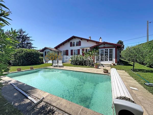Vente
                Maison148 m² - 6 Pièces -
                    BIDART (64210)