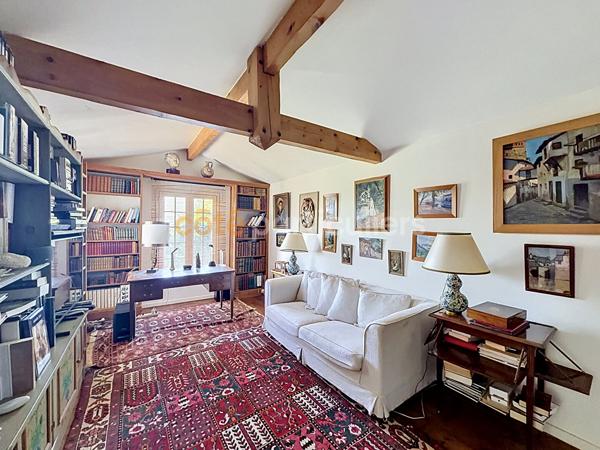 Vente
                Maison148 m² - 6 Pièces -
                    BIDART (64210)
