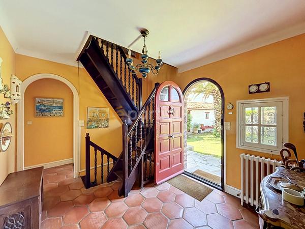 Vente
                Maison148 m² - 6 Pièces -
                    BIDART (64210)