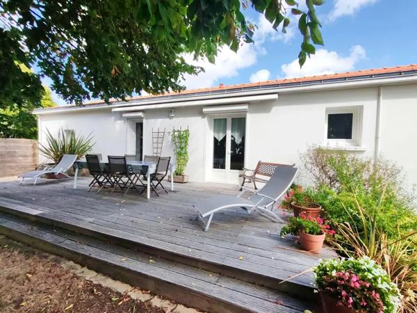 MAISON DE PLAIN-PIED SUR GRAND TERRAIN DE 2 607 M2 -- MACHECO