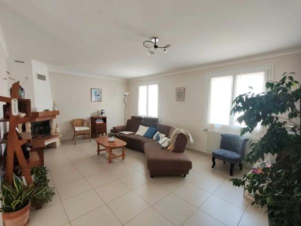 MAISON DE PLAIN-PIED SUR GRAND TERRAIN DE 2 607 M2 -- MACHECO