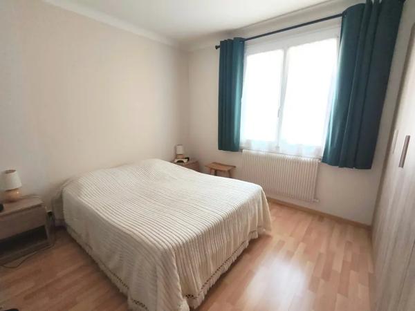 MAISON DE PLAIN-PIED SUR GRAND TERRAIN DE 2 607 M2 -- MACHECO